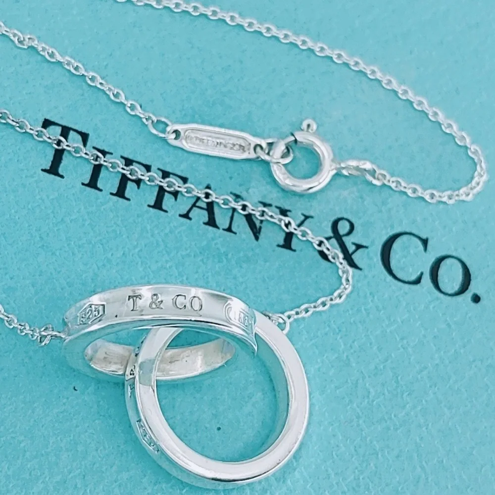 Authenticated Tiffany & Co. Small Interlocking Circles Pendant Necklace 1837 16”